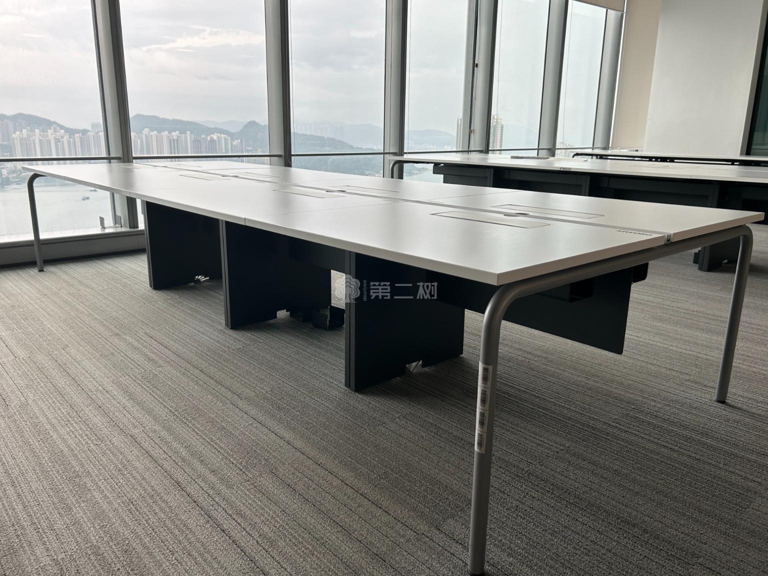 Steelcase Used Office Desks Computer Desks Staff Desks and Chairs Counter Sitting Screen Workstations