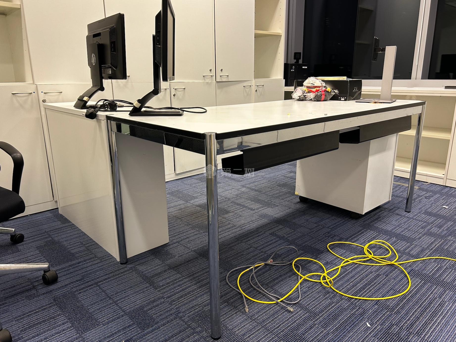 International brand USM used manager desk open workstation employee desk computer desk staff desk